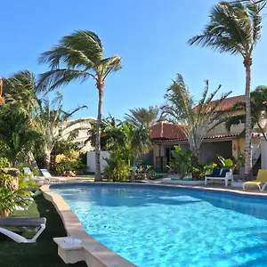 Casalina Garden 2 Blocks To & Kitesurfing School Apartment